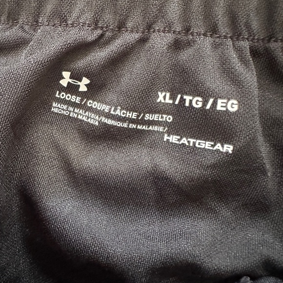 Under armour women’s shorts - Picture 5 of 5